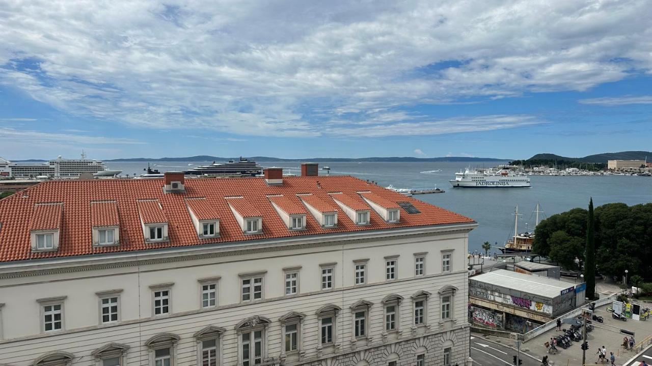 Split Apartments Trpimira Street Buitenkant foto