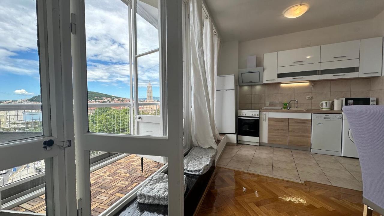 Split Apartments Trpimira Street Buitenkant foto